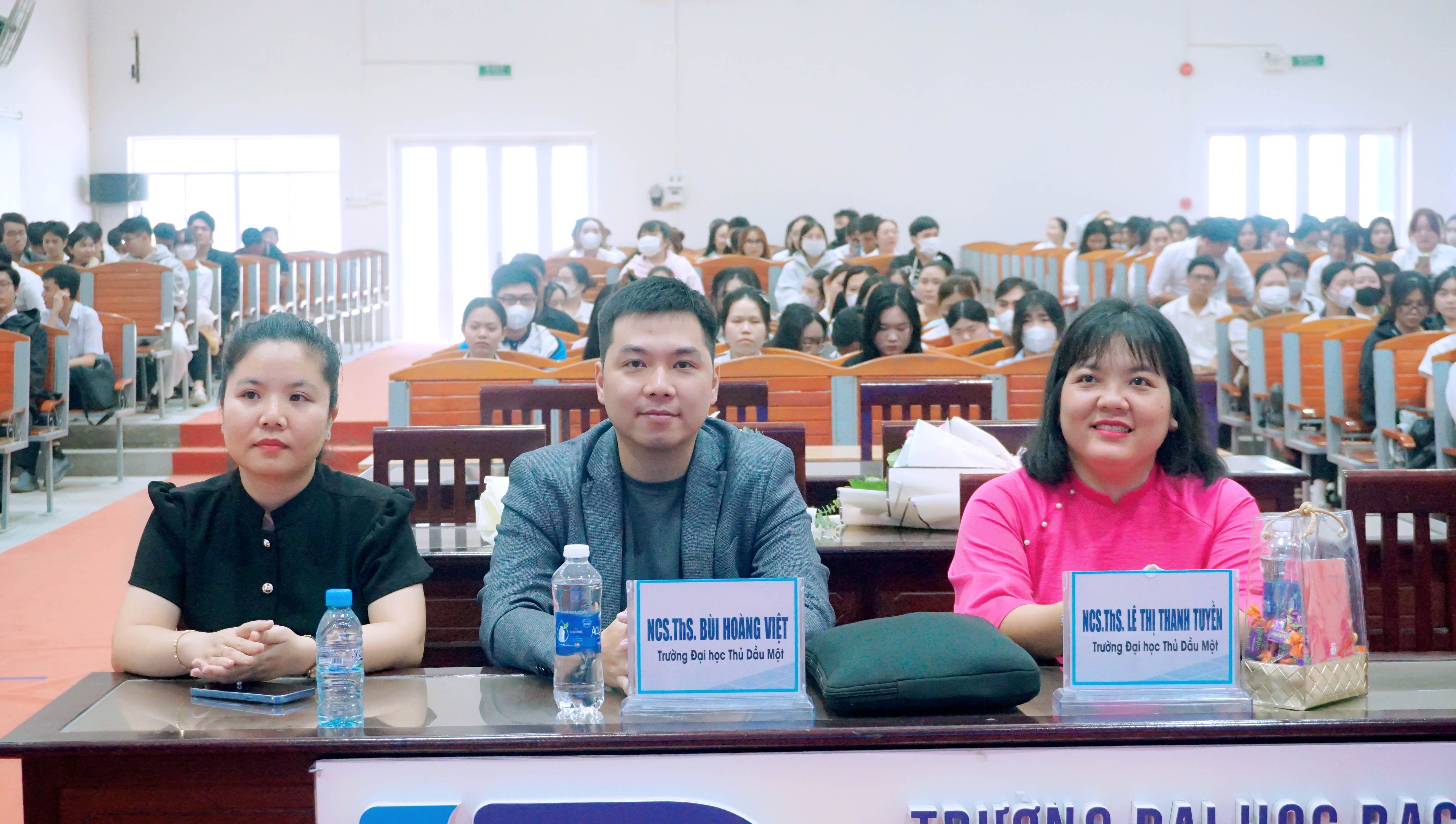 Tập tuấn kỹ năng mềm dành cho sinh viên“Khám phá bản thân – Học tập hiệu quả – Chinh phục nhà tuyển dụng”